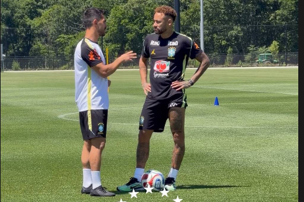 Neymar treina no campo pela primeira vez com a seleção nos EUA
