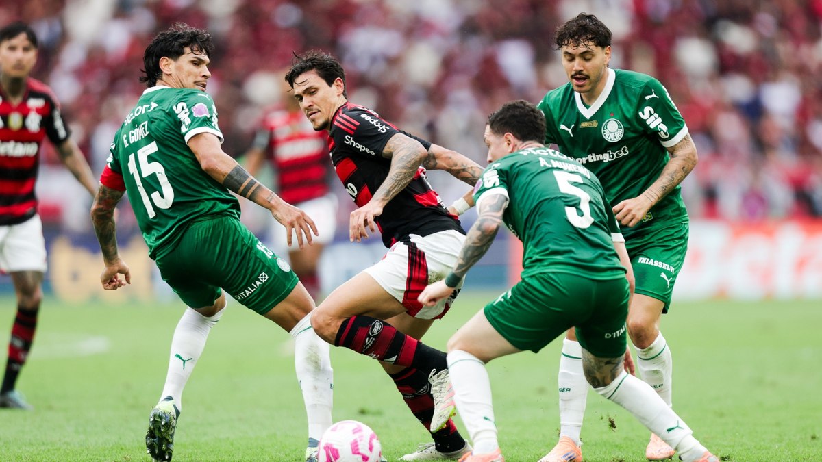 Retrospecto anima Flamengo em busca de arrancada sobre Palmeiras