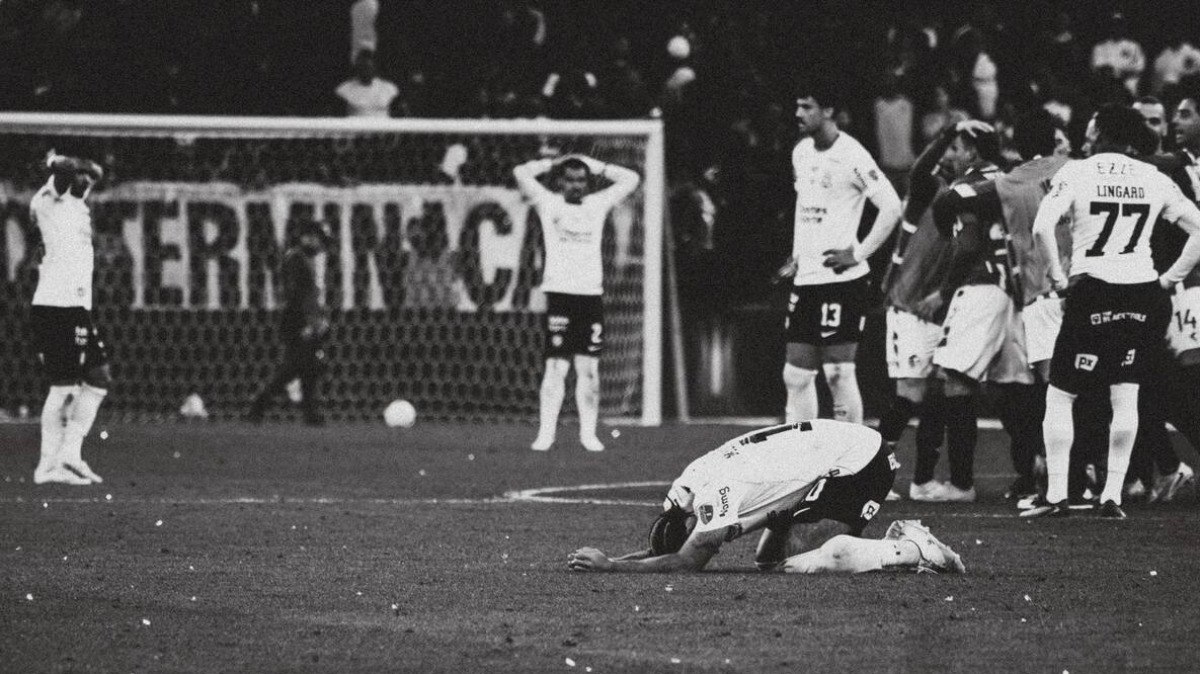 Memphis pede desculpas à torcida após pênalti perdido