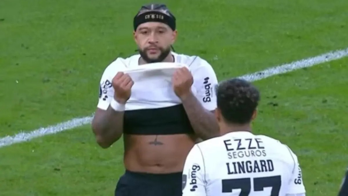 Memphis elimina Corinthians e chuta idolatria no AE Carvalho