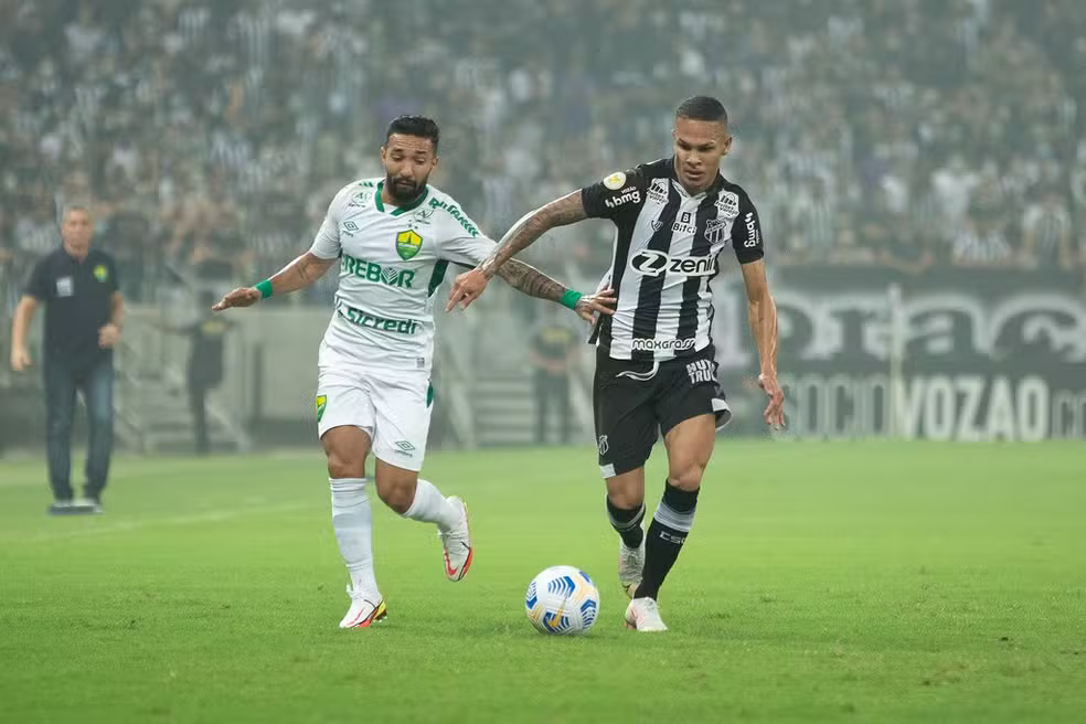 Cuiabá acerta a contratação de lateral ex