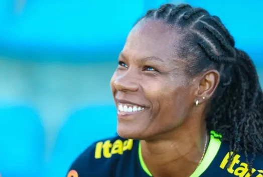 Formiga vê Copa no Brasil como impulso para futebol feminino