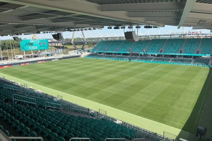 Primeiro estádio do mundo para time feminino vira sucesso