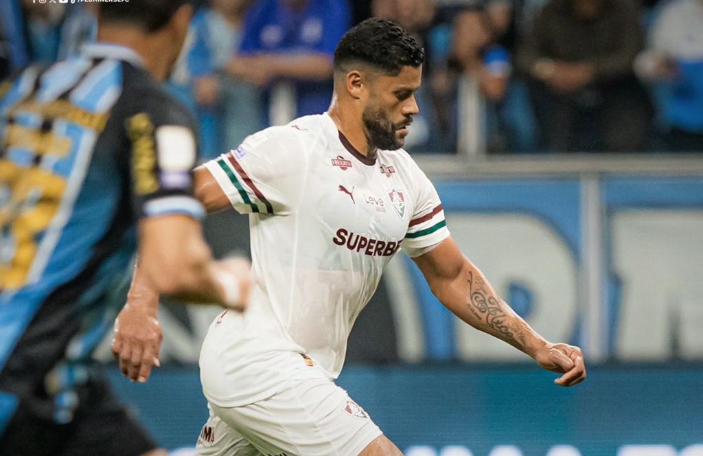 Fluminense marca com Hulk, mas Grêmio busca empate com dupla estreante