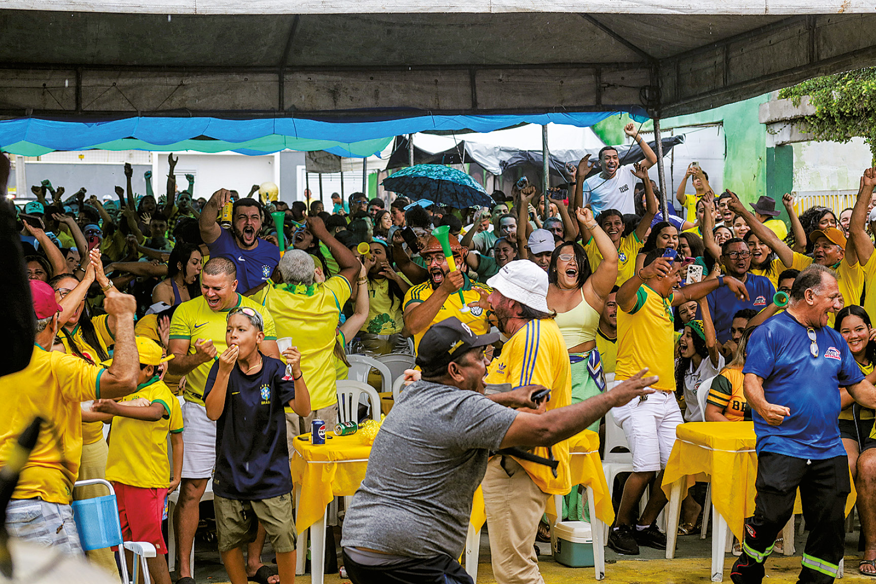 Rua da Copa: torcida em Macaíba vive aflição e alívio com a vitória do Brasil