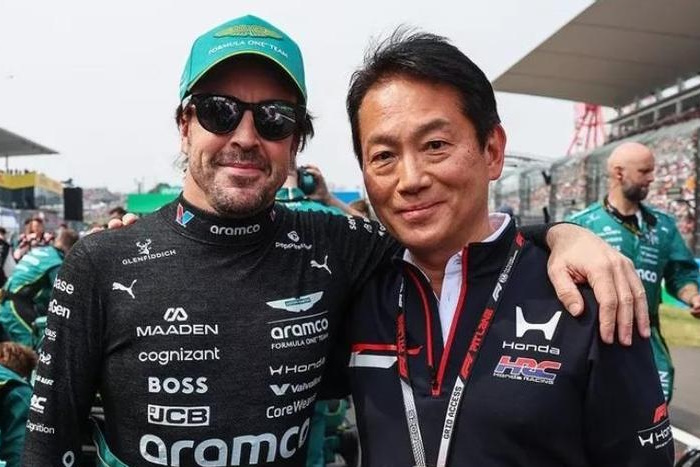 Honda quer continuar com Alonso para "fazer história"