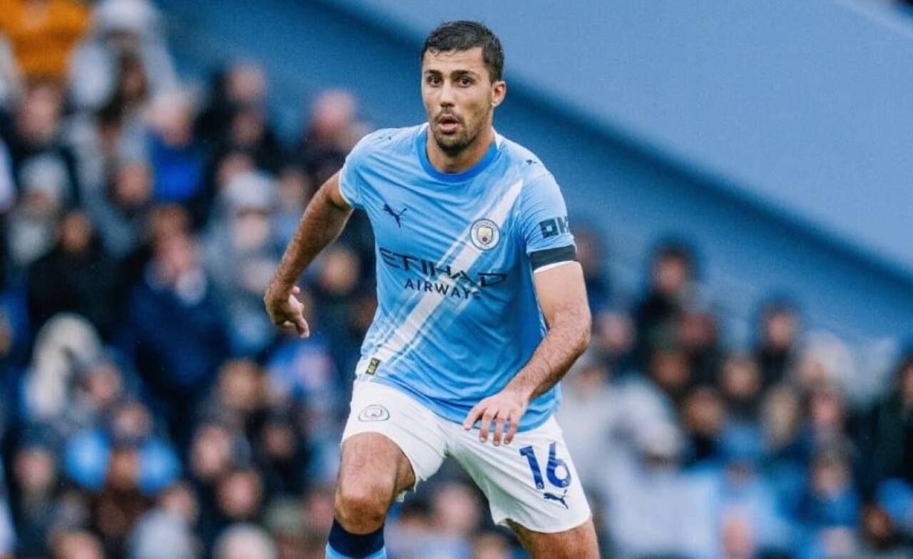 Barcelona busca Rodri e enfrenta resistência do Manchester City por volante espanhol